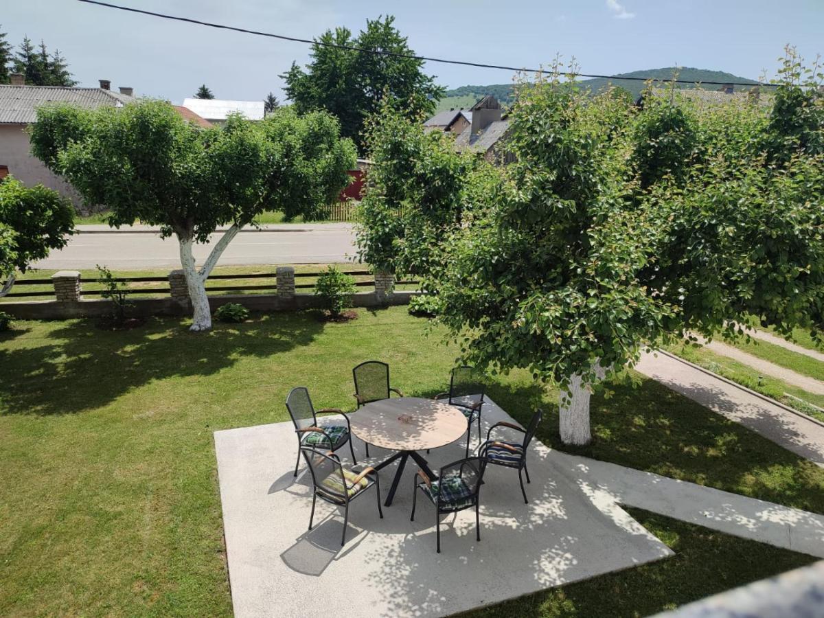Apartment Milka Korenica Εξωτερικό φωτογραφία